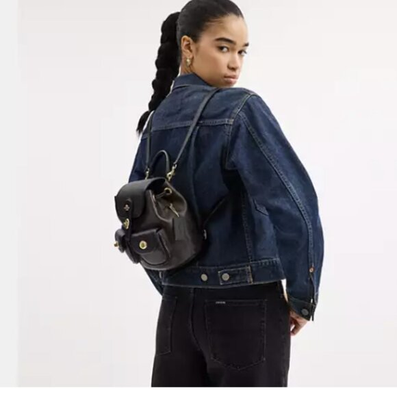 Coach Hadley Backpack In Signature Canvas - Picture 4 of 9